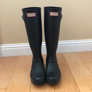 Tall matte black Hunter boots